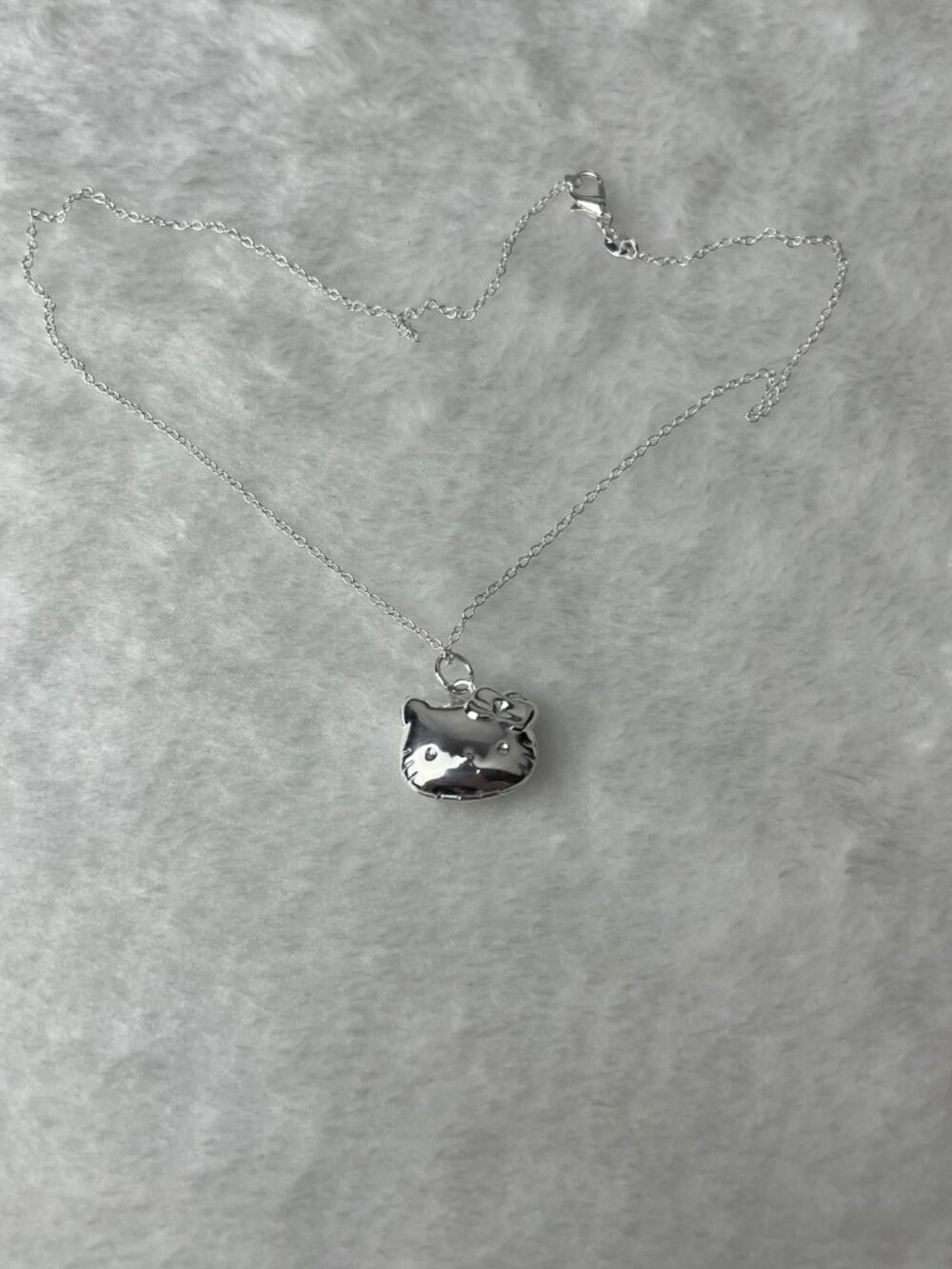 Hello Kitty necklace in silver